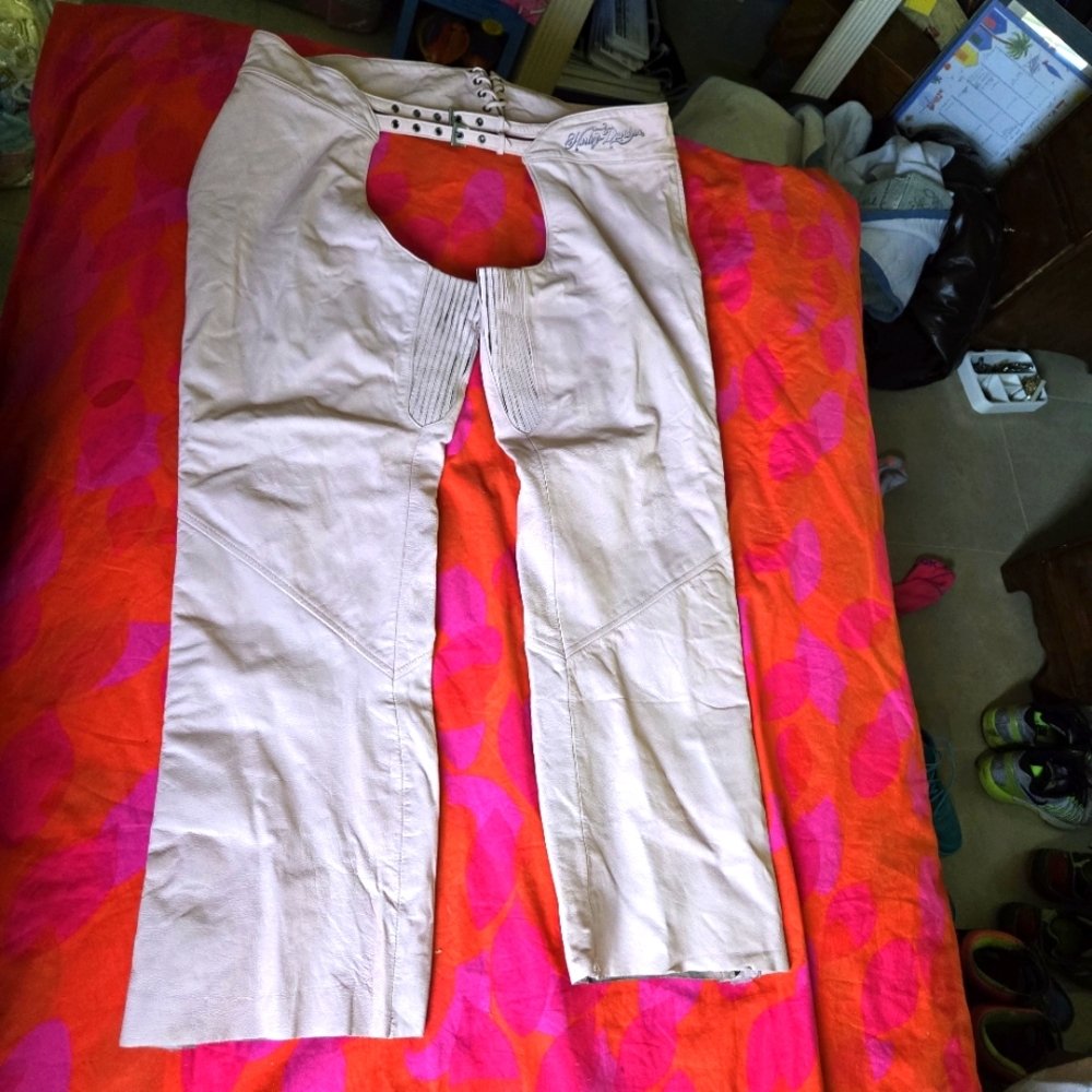 Gently used Harley Davidson pale pink womens leather chaps XL